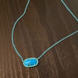 Kendra Scott necklace